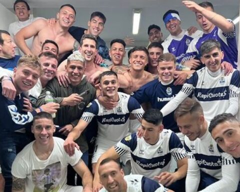 Gimnasia is placed first after defeating Independiente
