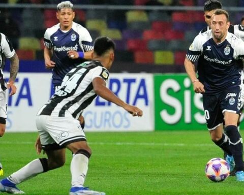 Gimnasia loses and stays two points behind Atlético Tucumán