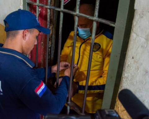 González Daher and his son are already in Tacumbú