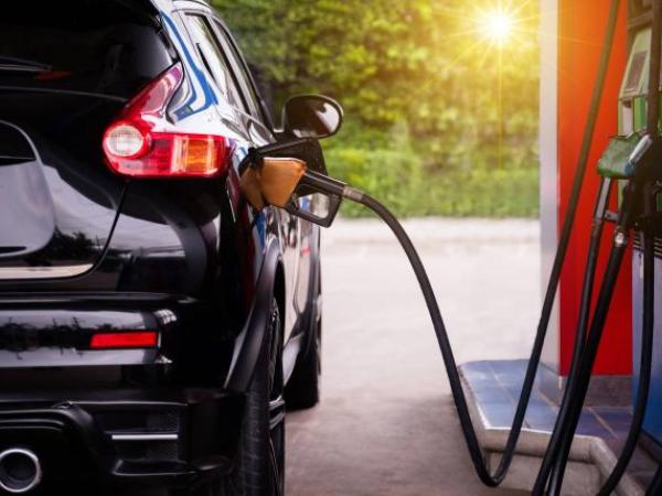 Government supports sectorized increase in gasoline: what would it be like