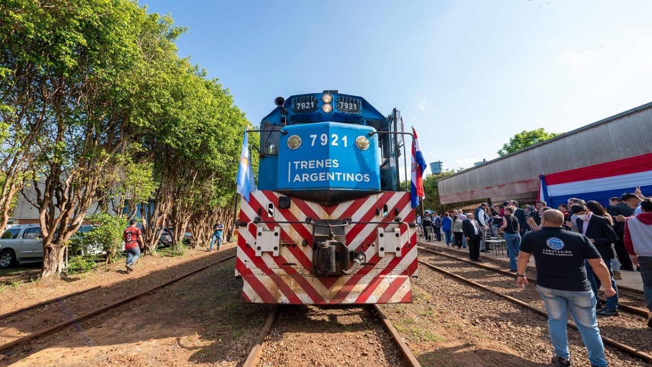 Historical: international cargo and passenger trains return, between Argentina and Paraguay