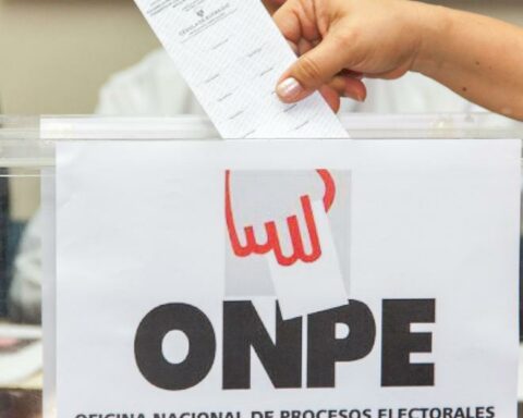 How do I file a waiver or justification for not voting or being a member of the polling station in the elections?