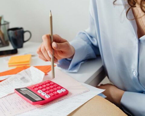 How do you know if you have a negative credit rating?