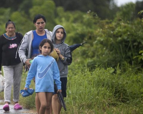 Hurricane Ian touches Cuban land south of Pinar del Río with category 3