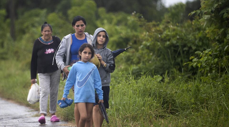 Hurricane Ian touches Cuban land south of Pinar del Río with category 3