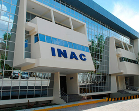 INAC formalizes reactivation of air operations to and from Colombia