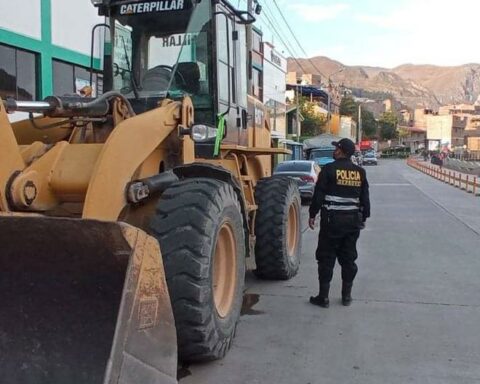 In Huancavelica, police recover stolen front loader valued at 80 thousand dollars