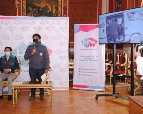 In La Paz, 220,000 vehicles circulate per day and the Mayor's Office estimates that this will double in 10 years