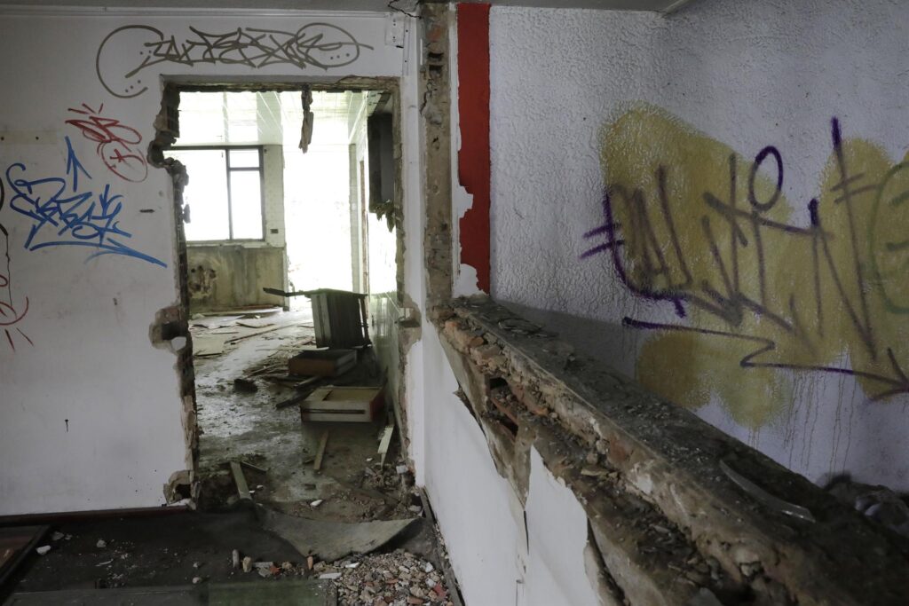 In ruins the consulate of Venezuela in Colombia