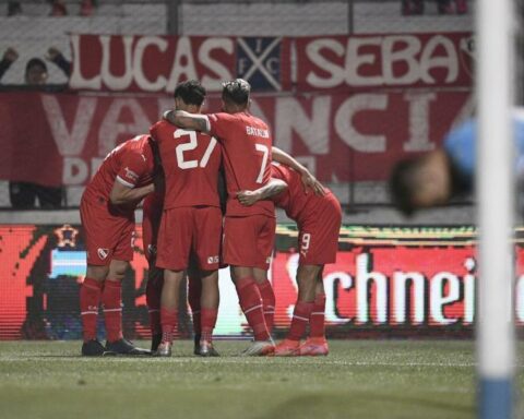 Independiente beats Vélez and completes the quarters