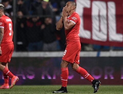 Independiente was far superior to Vélez and advanced to the quarterfinals