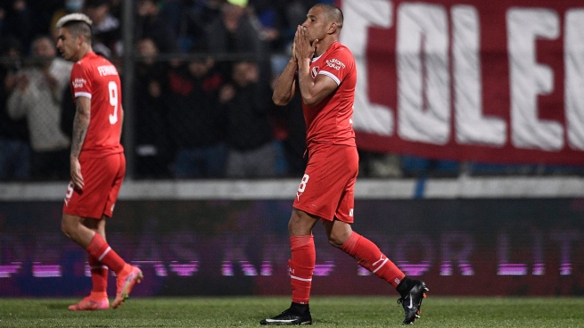 Independiente was far superior to Vélez and advanced to the quarterfinals