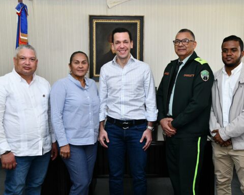 Intrant entrega Plan de Movilidad Urbana a San Francisco de Macorís