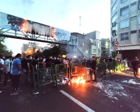 Iranian community in Ecuador protests against solitary confinement and repression by Iran