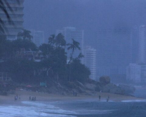 Kay becomes a category 1 hurricane, this is its trajectory