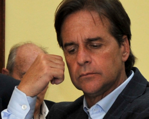 Lacalle Pou says he is not lying and that "he was not informed" about Astesiano's background