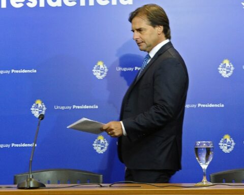 Lacalle ordered that security officials present criminal record files