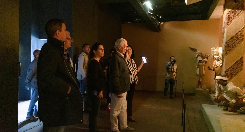 Lambayeque: Nobel Mario Vargas Llosa visits the Royal Tombs of Sipán museum