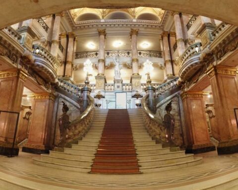 Live: concert celebrates 100 years of radio in Brazil