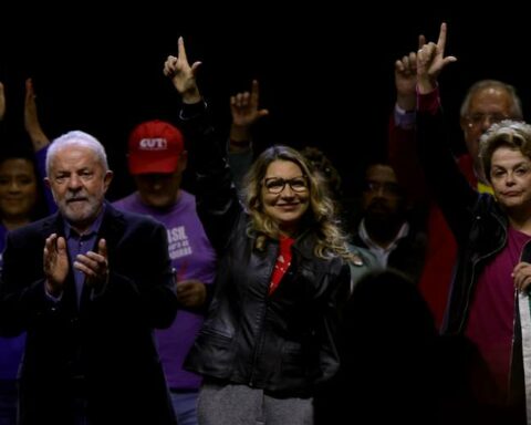 Lula da Silva maintains advantage over Bolsonaro in presidential race