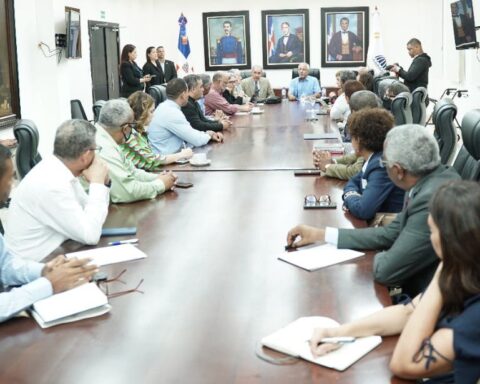 MINERD instala comisión revisará la Ley General de Educación