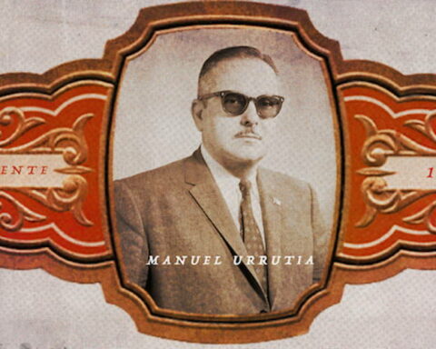 Manuel Urrutia Lleó, Cuba