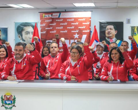 Marcano highlights massive participation in renewal of PSUV bases