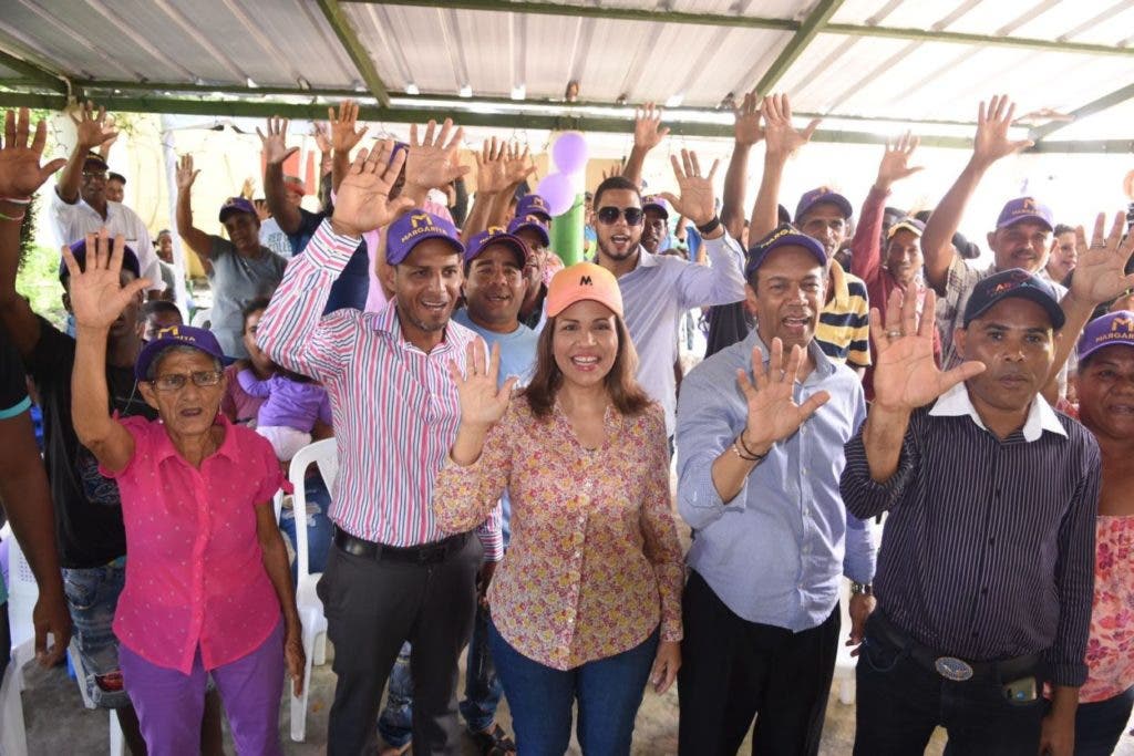 During the tour, former Vice President Margarita Cedeño expressed her words of gratitude for the warm welcome and empathy that everyone has shown her in her presidential project.