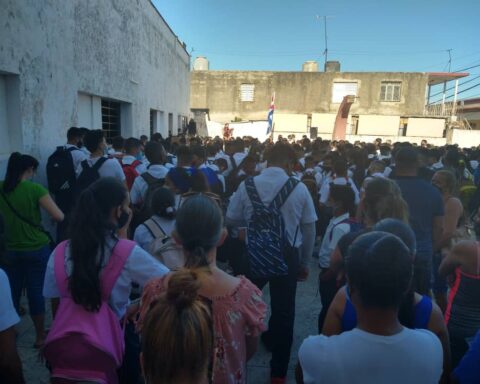 Mayabeque reanuda curso escolar en medio de escasez y apagones