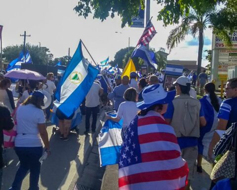 Mayor of Miami Dade asks to extend Temporary Protected Status to Nicaraguans
