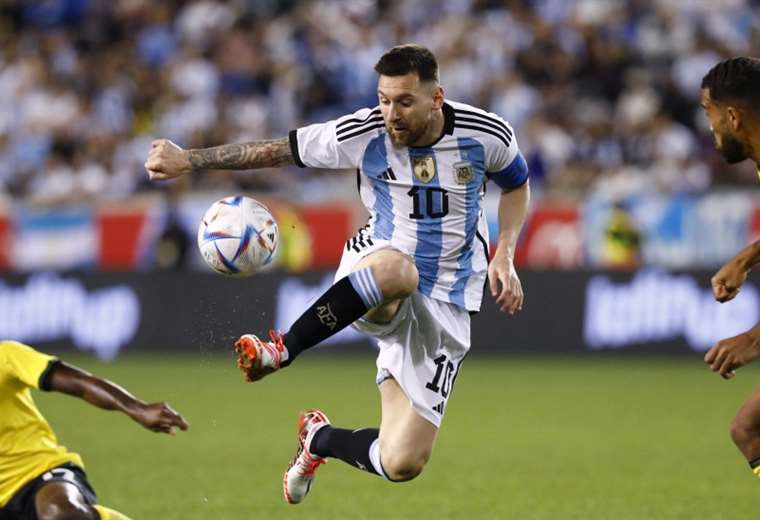 Messi dazzled in half an hour and Argentina thrashed Jamaica (3-0) in a friendly