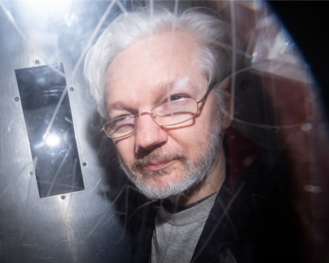 Mexico honors Assange's family on behalf of the "freedom of expression"