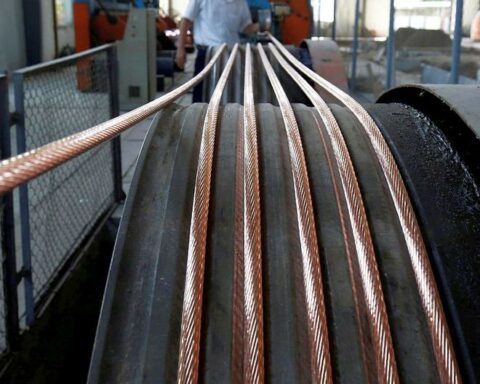 Mining exports fell 21.5% in July due to lower volume and commodity prices