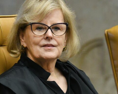 Minister Rosa Weber assumes the presidency of the STF