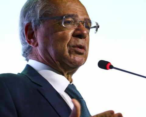 Minister sees opportunities with reconfiguration of global chains