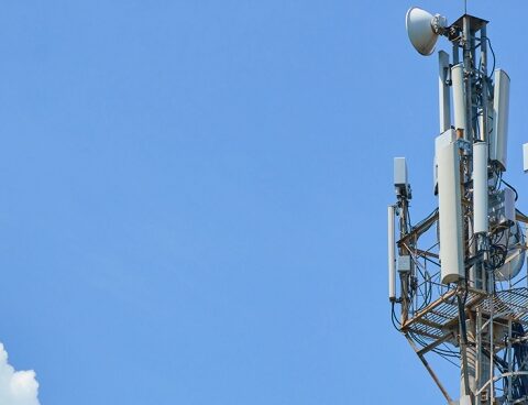 Mobile companies strengthen the 4G network and prepare for 5G technology