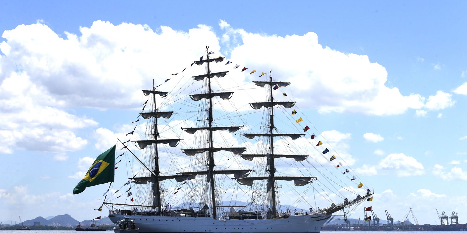 Navy participates in 7 de Setembro with naval parade on the coast of Rio