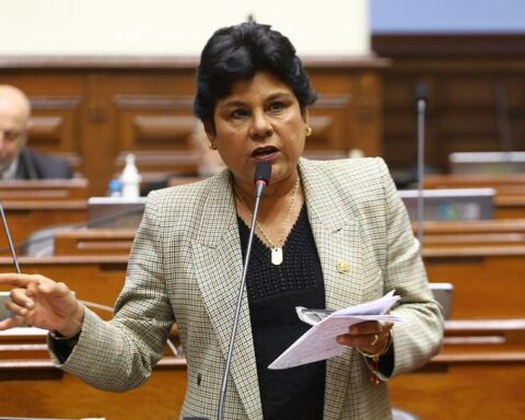 Norma Yarrow assures that the motion of censure against Willy Huerta "has begun to run"