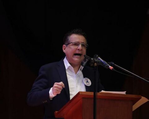 Omar Chehade from APP proposes creating a million jobs for Lima in 4 years