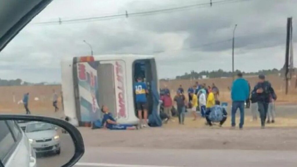 One dead and several injured in a bus accident involving Boca fans