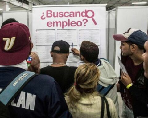 Open new calls for incentives to generate new jobs