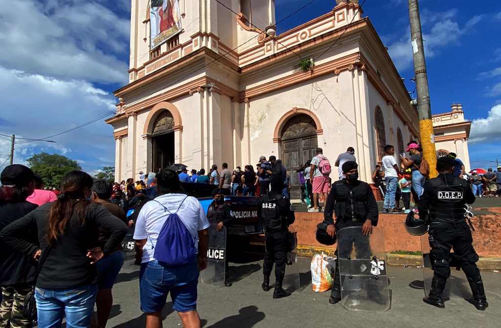 Ortega imposes police siege on the Masayas to prevent the procession of San Jerónimo
