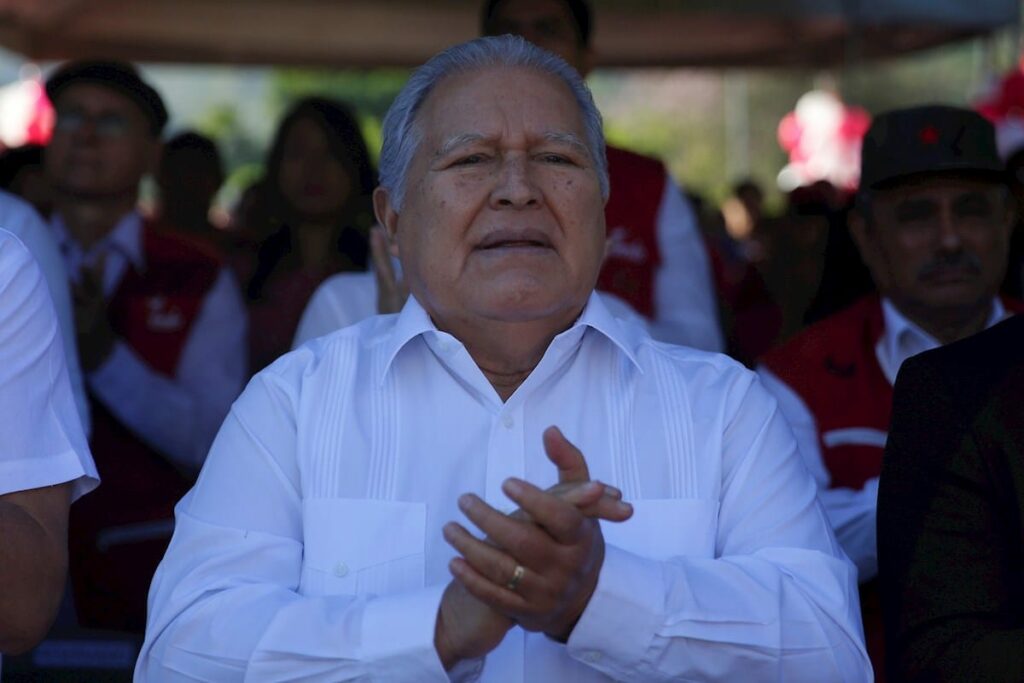 ordenan captura internacional Salvador Sánchez Cerén