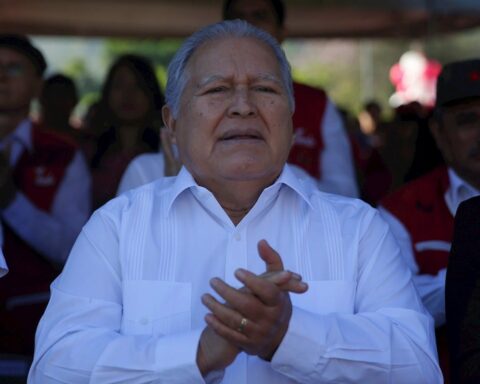 ordenan captura internacional Salvador Sánchez Cerén