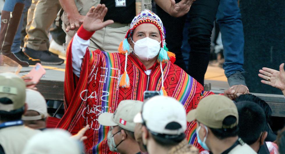 Pedro Castillo arrives in Cusco accompanied by the Ministers of Housing and Production