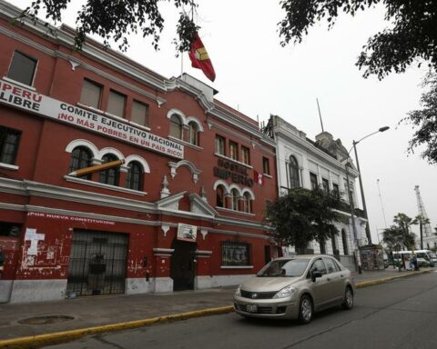 Peru Libre pays S/12,500 to Cerrón with our money