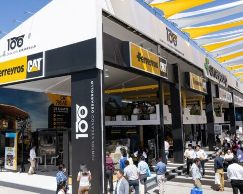 Perumin 35: Ferreycorp celebrates its 100 years with the delivery of the first fleet of autonomous trucks in Peru