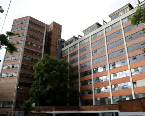 Petro confirms tender to restore San Juan de Dios Hospital