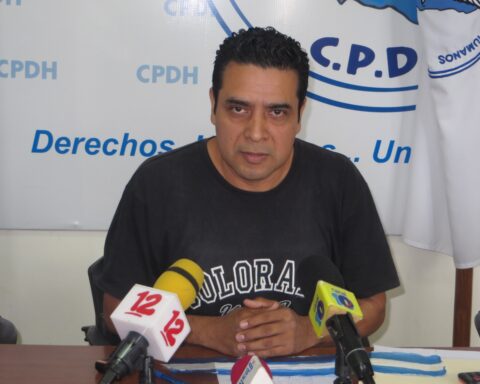 Police besiege released political prisoner Juan Bautista Guevara