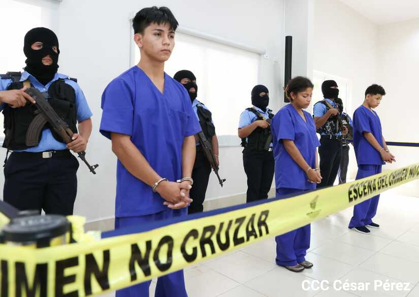 Policía presenta a sospechosos del asesinato de dos niñas en Ciudad Belén. Foto: Medios oficialistas.